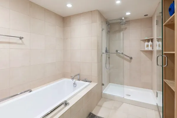 21-101-Lombard-608W-San-Francisco-1bath-web.webp
