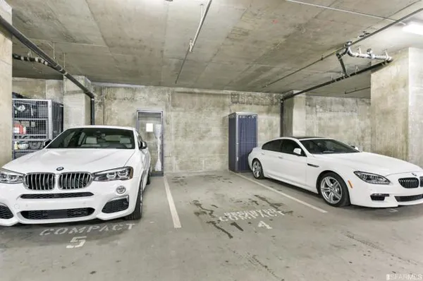 garage1.jpg