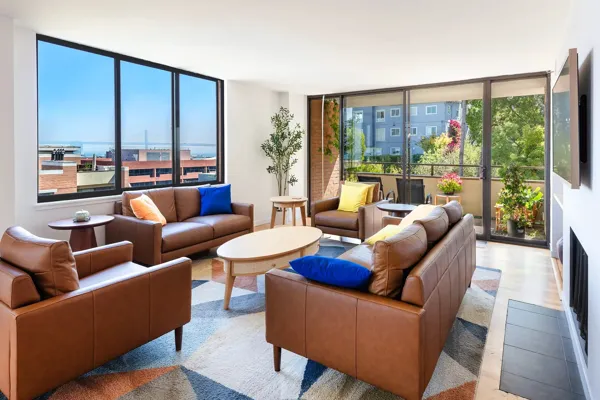 MODERN FURNISHED CONDO In Prime north waterfront at base of telegraph hill