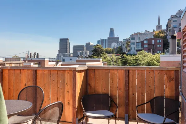 27-101-Lombard-608W-San-Francisco-roofdeck-web.webp