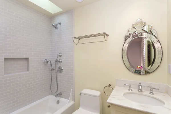 222ELCAMINODELMAR_BATH1.jpg