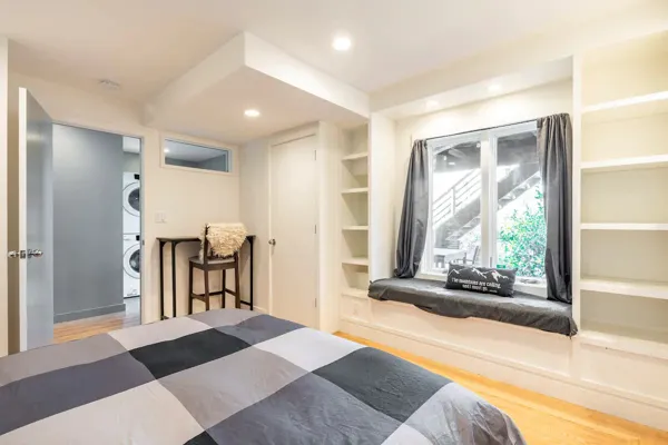 Downstairs Bed 1.jpg