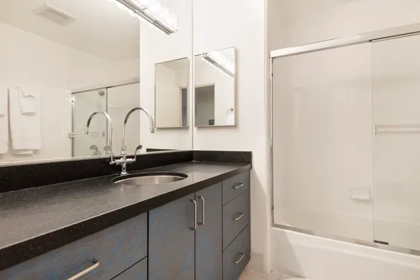 18-2600-18th-Unit21-San-Francisco-2bath-web.jpg