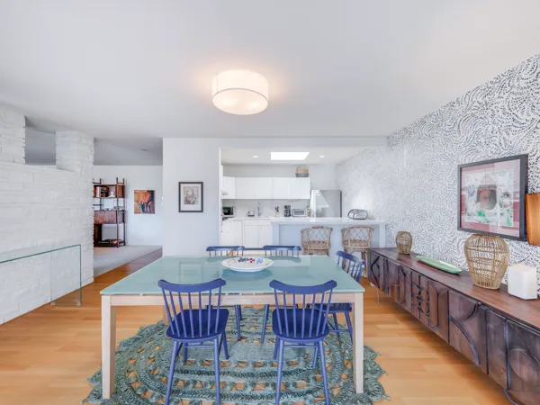 Elegant 2-Bedroom Apartment with Patio and Small Office in Prestigious Pacific Heights