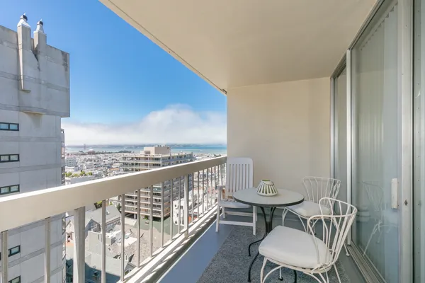 pacific heights condo.jpg