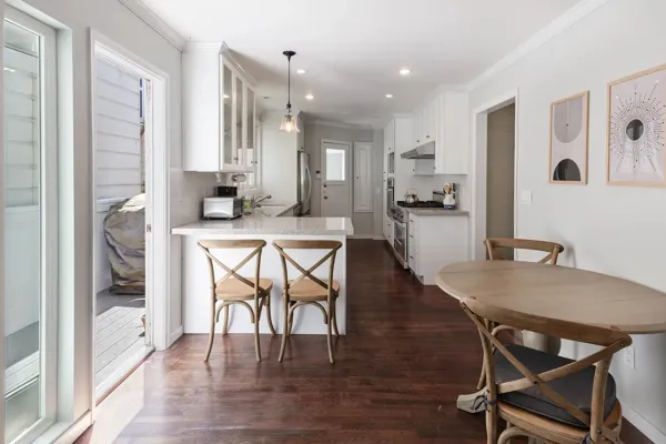 05-1739-Lake-San-Francisco-kitchen-web (1).webp