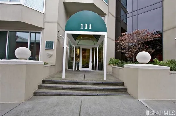 buildingentrance1.jpg